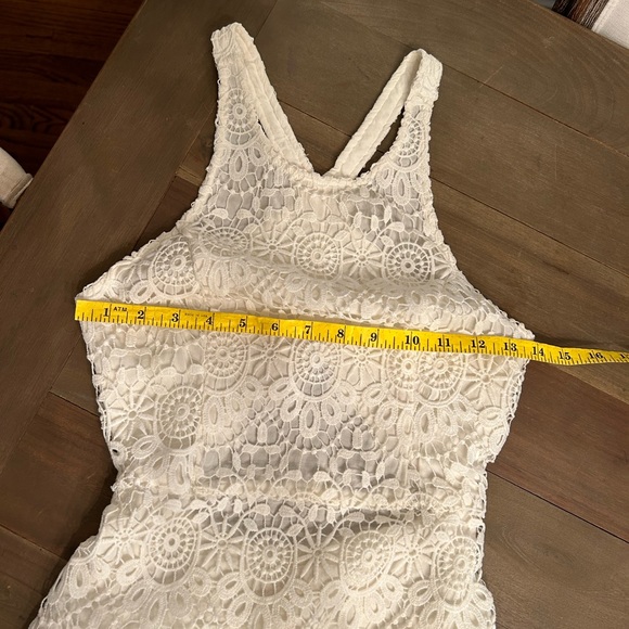 HOLLISTER white lace twist back halter knee length dress size SMALL. - Picture 5 of 7